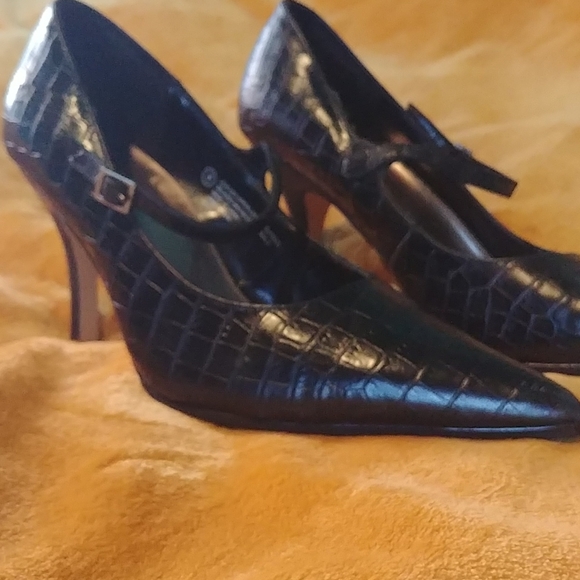 Isaac Mizrahi for Target black heels - Picture 4 of 7